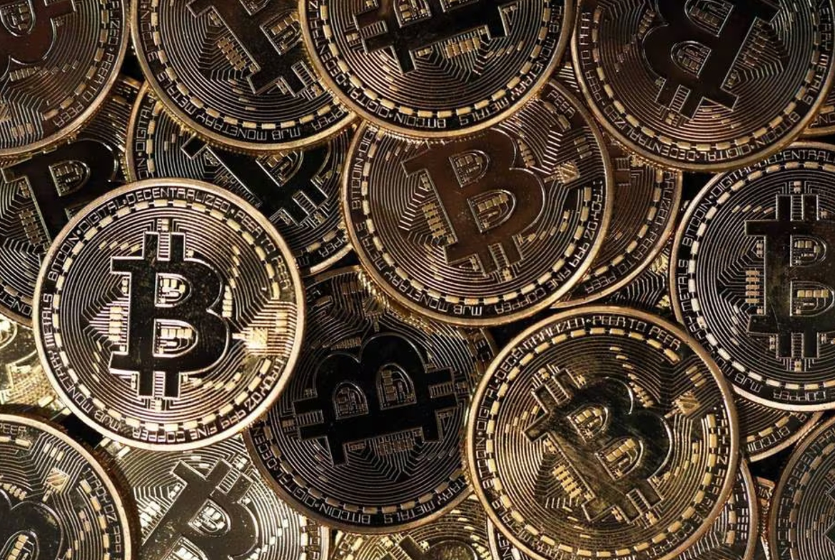 Bitcoin ‘ve la luz’: Se recupera y llega a su mejor nivel en más de un año; ¿a qué se debe?
